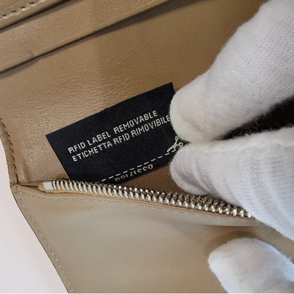 Authentic Fendi Wallet - Picture 10 of 11
